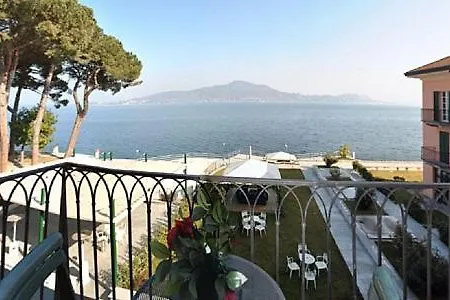 Sleeps 6 Pool Wifi Apartment *