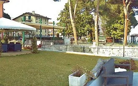 Sleeps 6 Pool Wifi Appartement