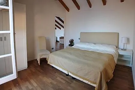 Sleeps 6 Pool Wifi Appartement