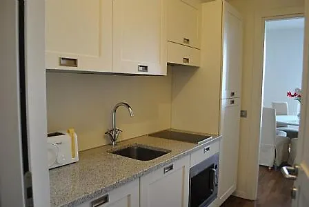 Sleeps 6 Pool Wifi * Meina